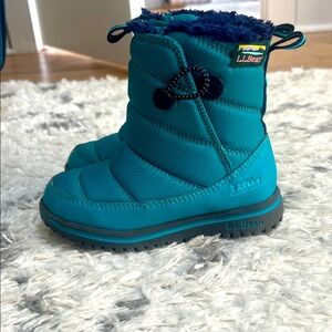 L.L. Bean Kids' Turquoise Snow Boots - Toddler size 9
